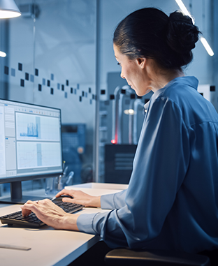 woman-at-computer
